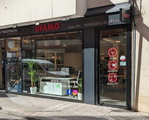 2025-10-15 Fachada Tienda Padre Damian Infografia